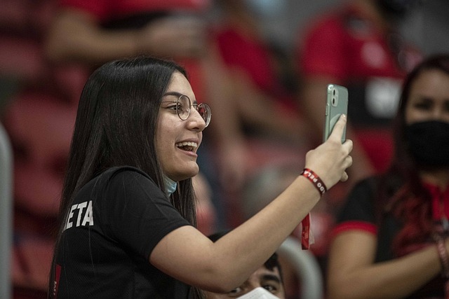 它承担了连 它承担了连